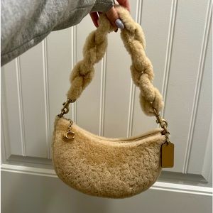 Coach Mira Shearling Shoulder Bag 🩷 SOLD OUT EVERYWHERE